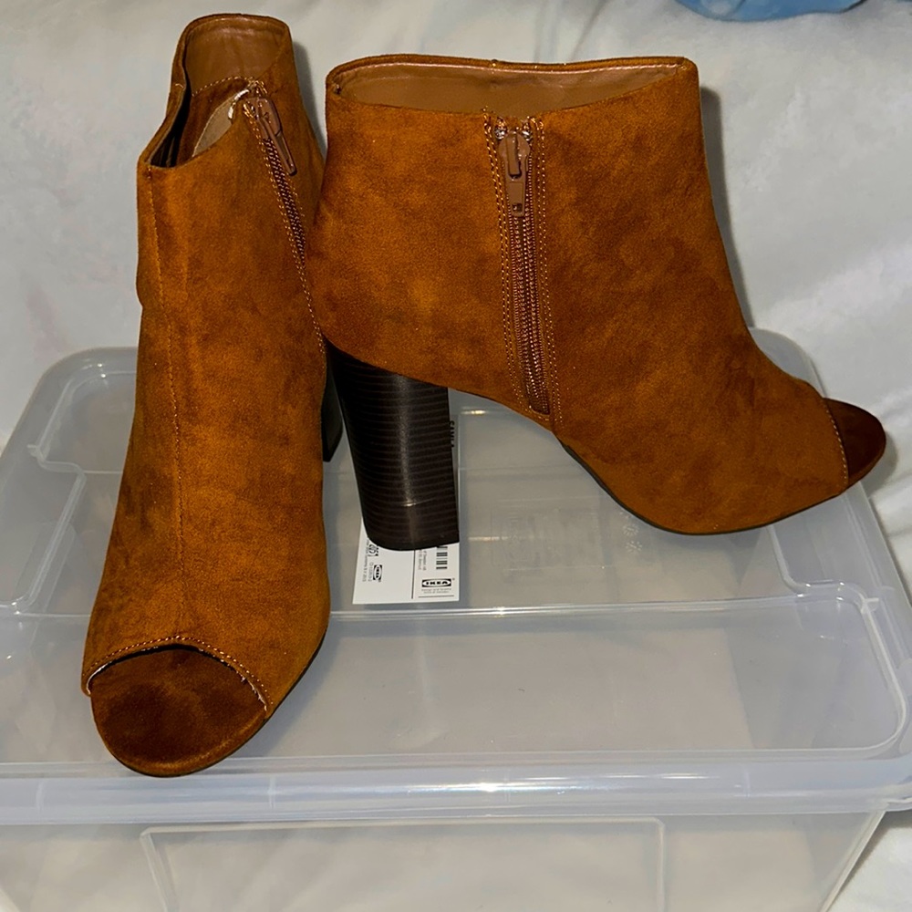 Open Toe Bootie With Heel Zips Up On Side - image 1